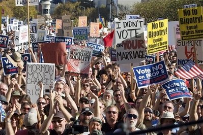 captc3509dbca33244d7b57cacc125edc111gay_marriage_protest_cadb109.jpg