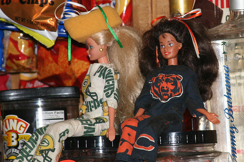 packers-vs-bears-barbies.jpg