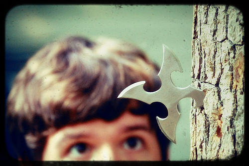 kid-near-throwing-star.jpg