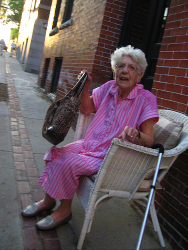 old-lady-hits-with-purse.jpg