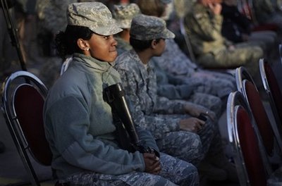 woman-soldier-with-gun.jpg