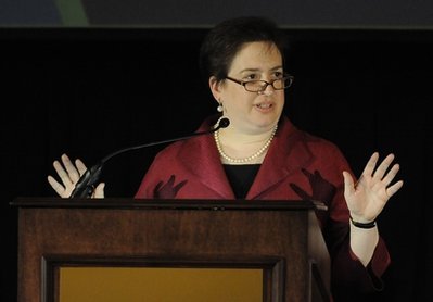 elene-kagan-podum.jpg