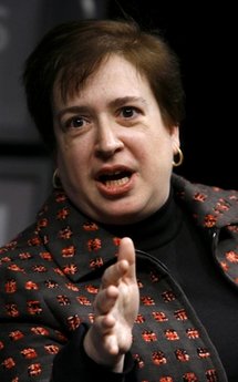 elene-kagan-pointing.jpg