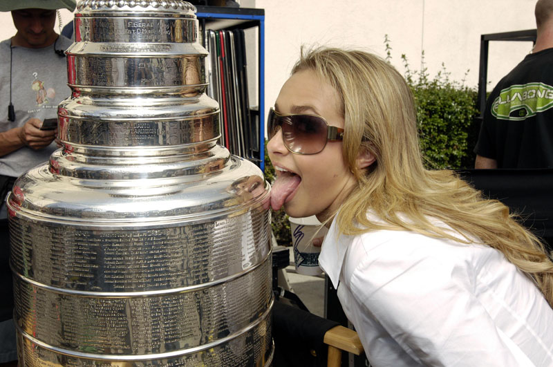 stanley-cup-lick.jpg