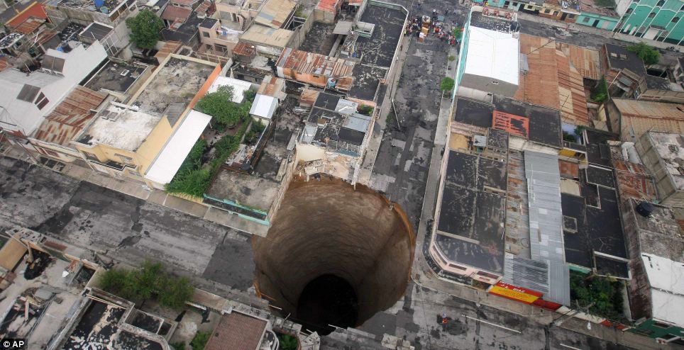 guatemala-city-sinkhole.jpg
