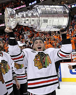 patrick-kane-with-cup.jpg