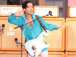 prince-with-hand-to-ear.jpg