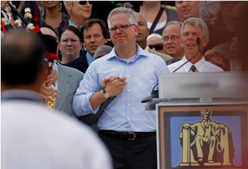 glenn-beck-at-his-gay-ass-rally.jpg