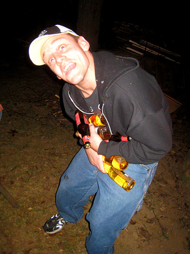 guy-stealing-beer.jpg