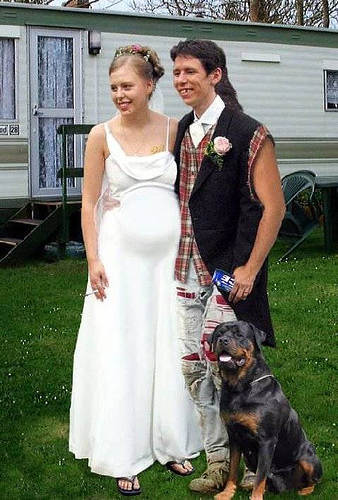 pregnant-redneck-couple.jpg