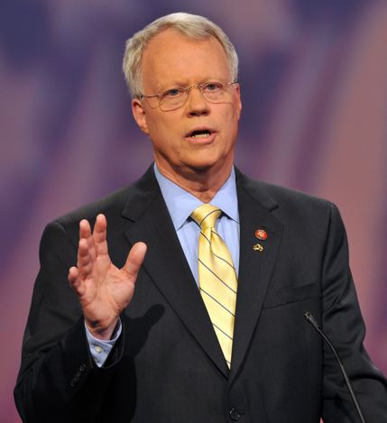 paul-broun-holding-hand-up.jpg