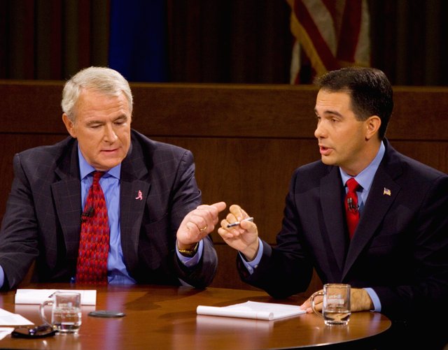 scott-walker-with-other-guy-pointing.jpg