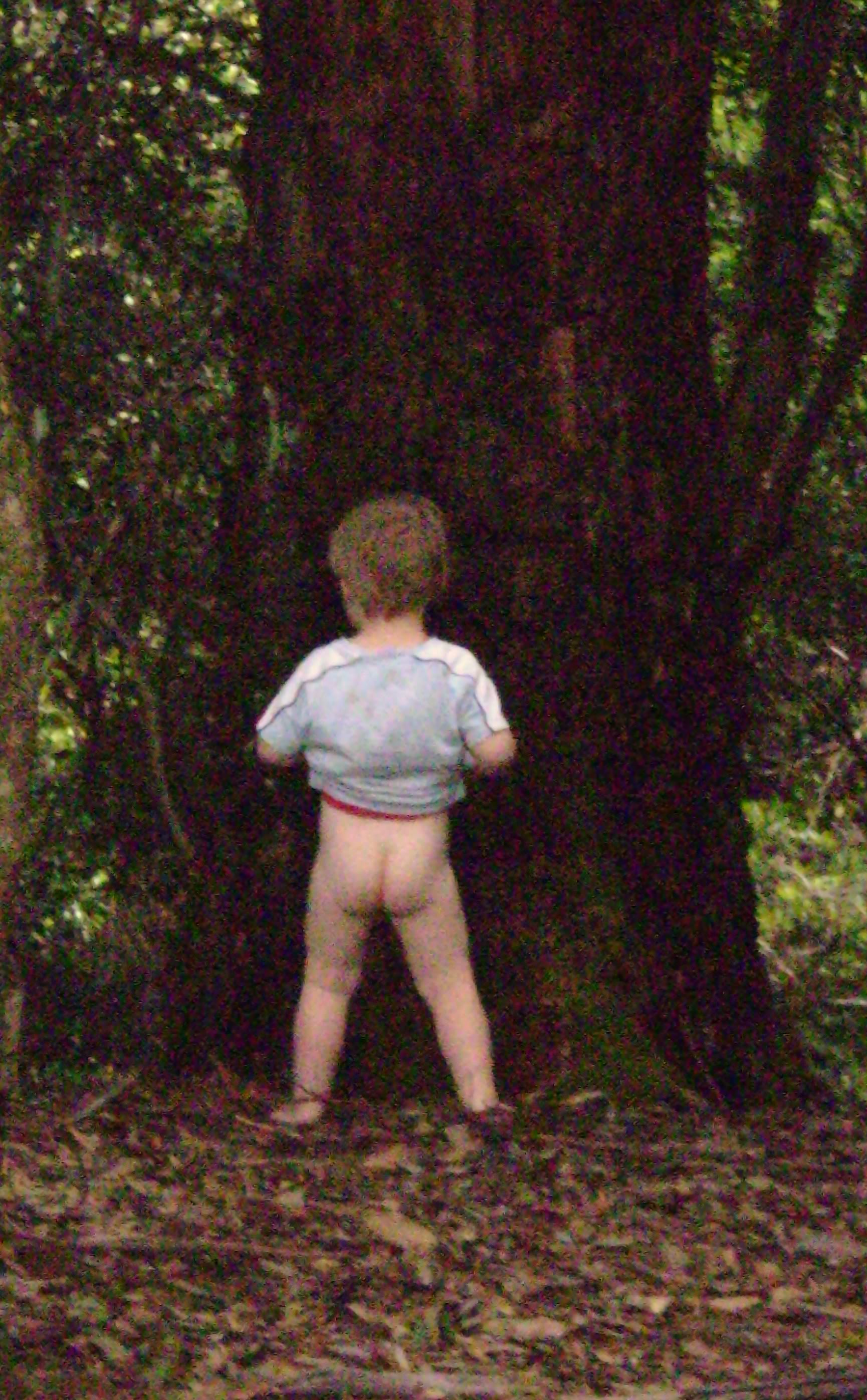funny-kid-pissing.jpg