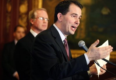 scott-walker-with-the-letter.jpg